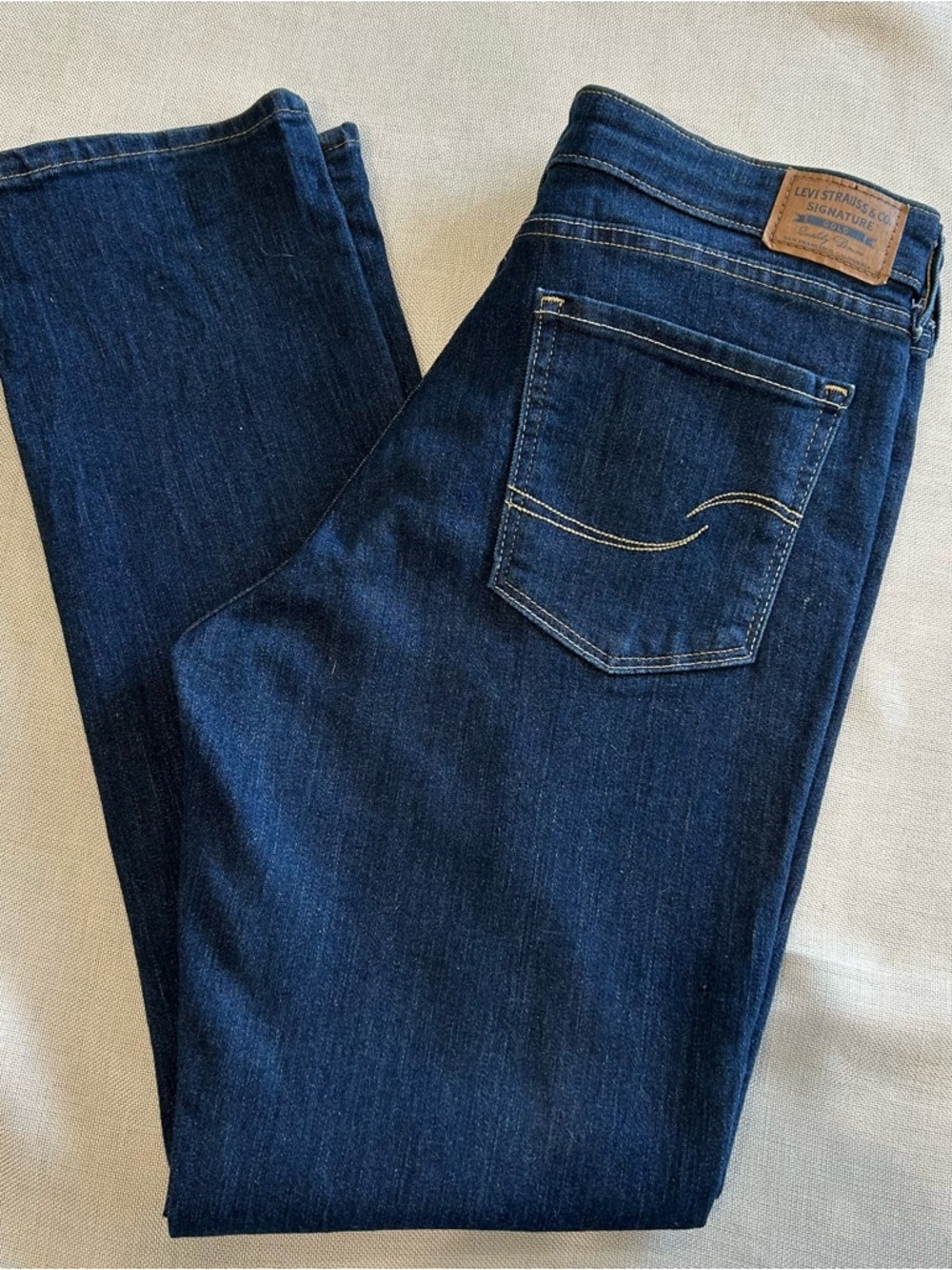 Levi Strauss Signature Mid Rise Straight Jeans